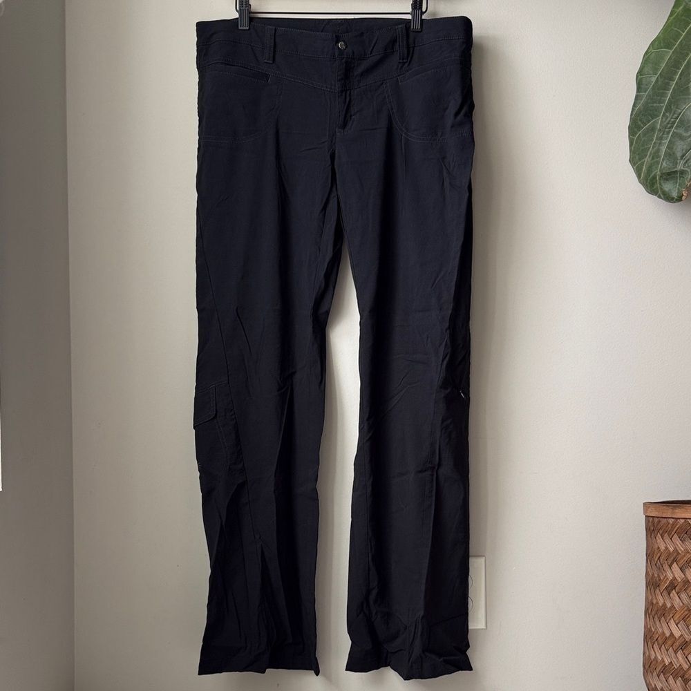 Athleta Black Dipper Nylon Low Rise Straight Cargo Flare Hiking Pants